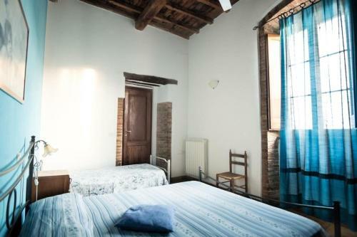 Hostal Castel D?arno Guest House