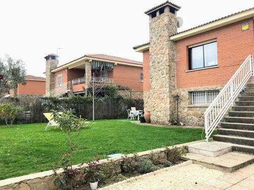 Entire Cottage With Swimming Pool And Bbq