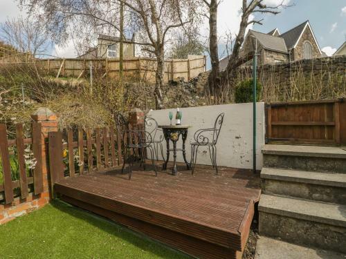 5 Lower Ellick Street