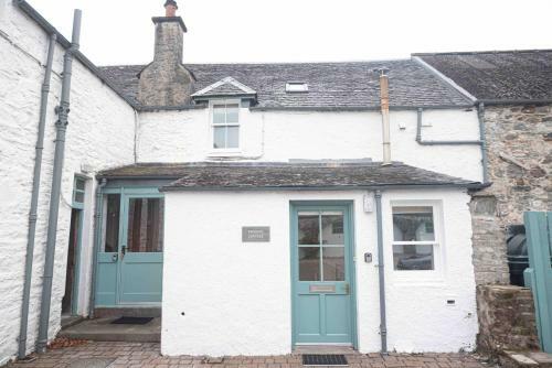Steading Cottage - 50m From The Beach
