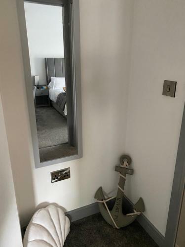 Hostal Moore Castle Holiday Suites