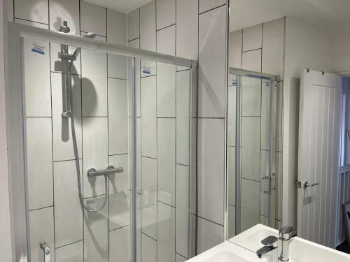 Montrouge Apartments - Perfect Location!!