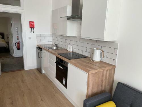 Montrouge Apartments - Perfect Location!!