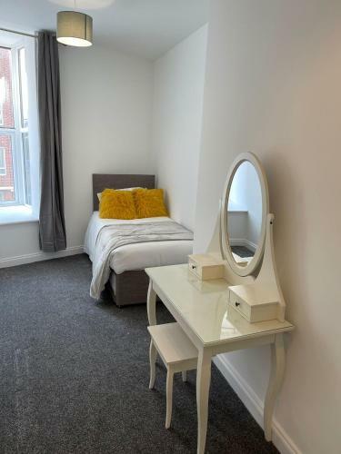 Montrouge Apartments - Perfect Location!!