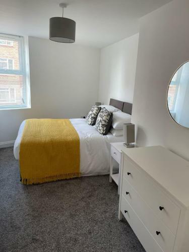 Montrouge Apartments - Perfect Location!!