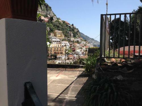 Beautiful 2-bed House In Positano Main Square Area