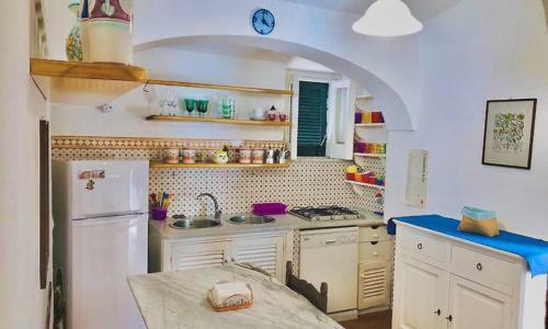 Beautiful 2-bed House In Positano Main Square Area