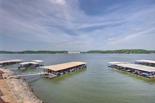 Apartamento Waterfront Condo With Deck - Bring Your Boat!