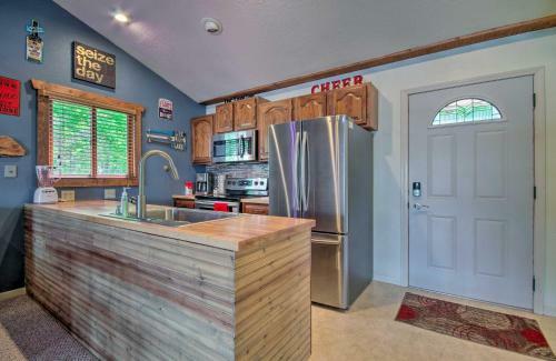 Apartamento Waterfront Condo With Deck - Bring Your Boat!
