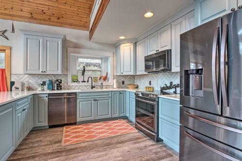 Lake Of The Ozarks Hideaway With Private Dock!