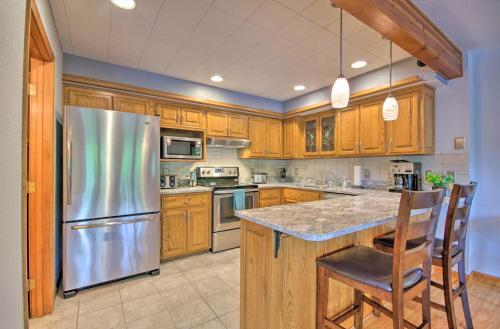 Lakefront Family Home With Boat Dock And Sun Deck