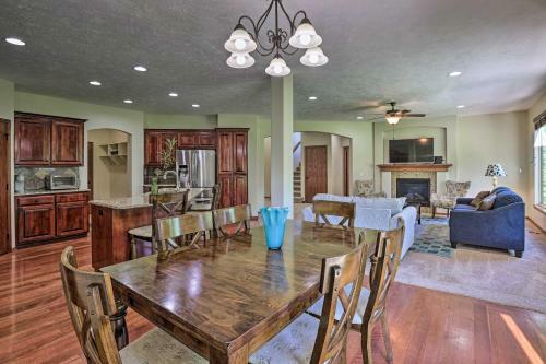 Spacious Omaha Home With Expansive Yard And Patio