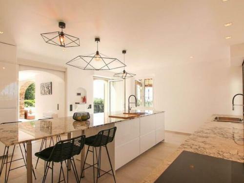 Majestic Holiday Home In Grimaud With Private Pool