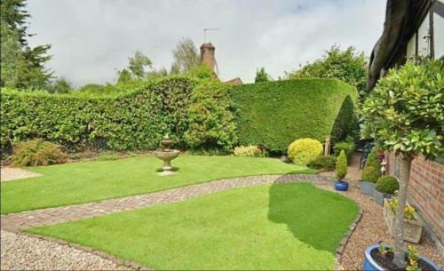 The Old Thatched Cottage Tenterden