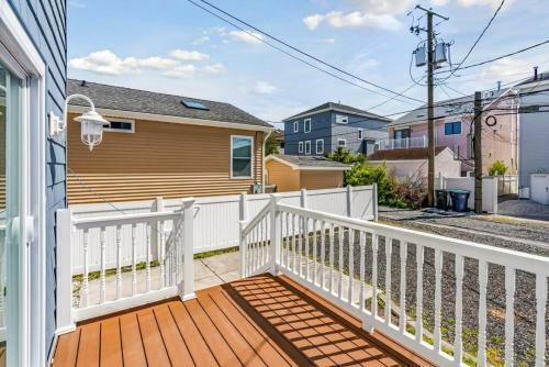 Patios Easy Walk To Beach Parking