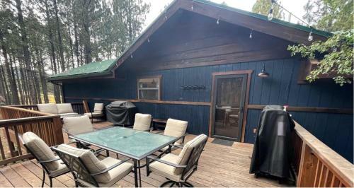 Gorgeous Cabin Nestled In The Pines