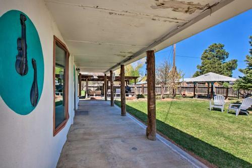 El Prado Escape With Large Yard About 9 Mi To Taos