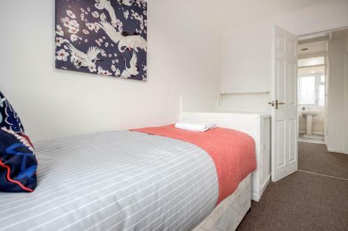 Lovely 3 Bed House-tilbury-free Parking