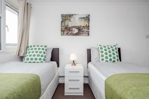 Lovely 3 Bed House-tilbury-free Parking