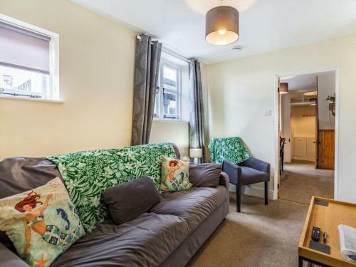 Lovely 2-bed Quaint Period Cottage In Torquay