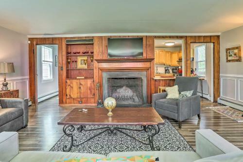 Goshen Cottage With Deck On Working Family Farm
