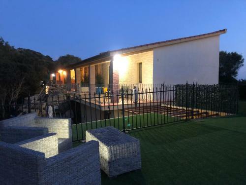 Casa Di Campagna Con Terrazzo Panoramico(3 Km Dal Mare)