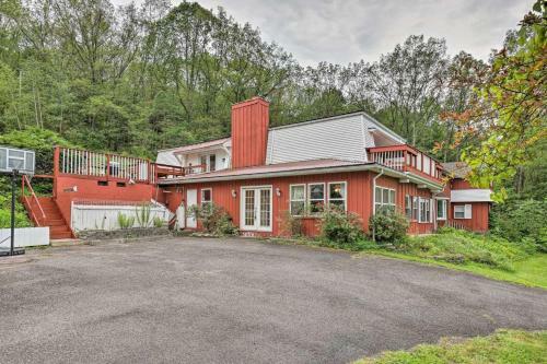 Retreat Overlooking Keuka Lake