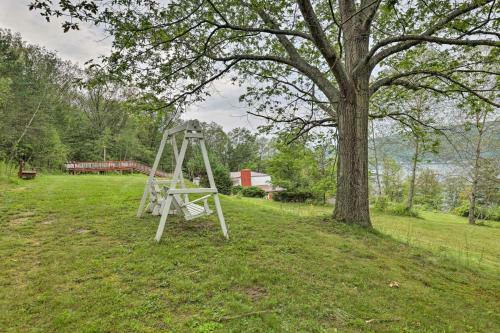 Retreat Overlooking Keuka Lake