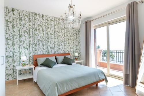 Taormina Panoramic Apartment With Parking