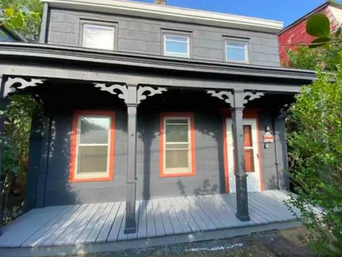 Cozy Kingston Ny 2 Bedroom Bliss