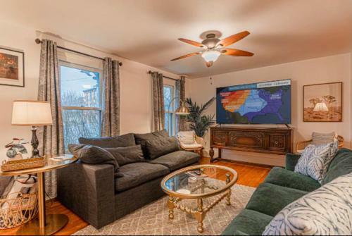 Cozy Kingston Ny 2 Bedroom Bliss