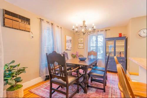 Cozy Kingston Ny 2 Bedroom Bliss