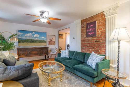 Cozy Kingston Ny 2 Bedroom Bliss