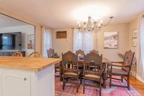 Cozy Kingston Ny 2 Bedroom Bliss