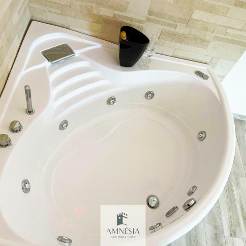 Amnesia Taormina Suite