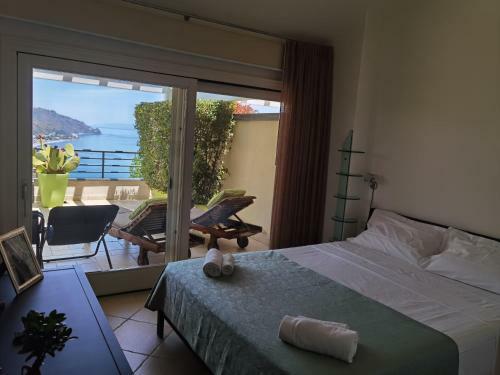 Taormina Romantic Apartment By Taormina Holidays