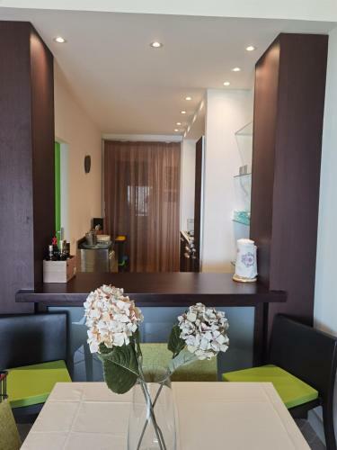Taormina Romantic Apartment By Taormina Holidays