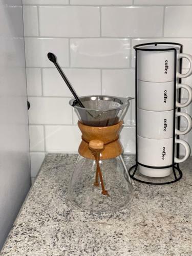 2 Bedroom Cozy Getaway W On-site Parking