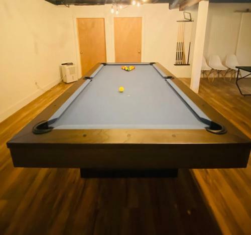 Modern, Spacious Lakeside Retreat In Narrowsburg