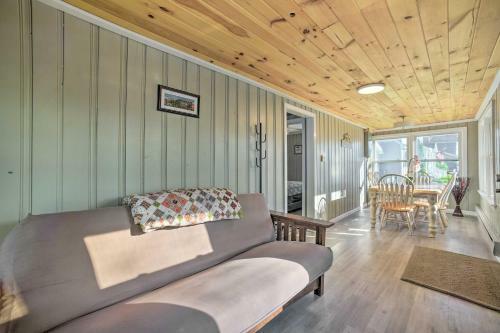 Saratoga Springs Cottage Fire Pit, Boat Dock