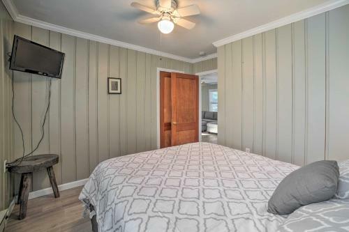 Saratoga Springs Cottage Fire Pit, Boat Dock