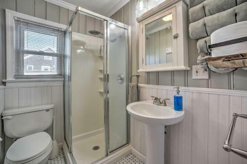 Saratoga Springs Cottage Fire Pit, Boat Dock