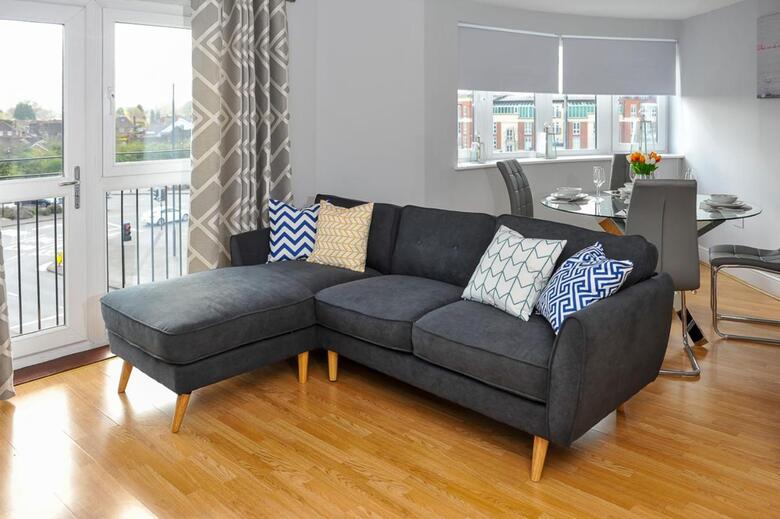 Modern Spacious Two Bedroom 2.5 Bathroom Apartment