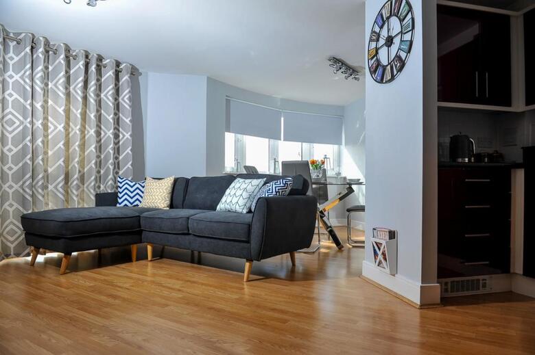 Modern Spacious Two Bedroom 2.5 Bathroom Apartment