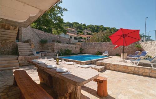 Holiday Home Pucisca Gospe Lurdske
