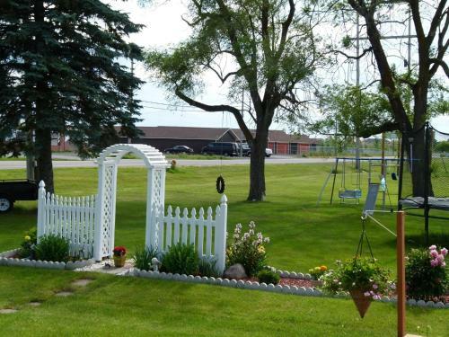 Country Squire Motel