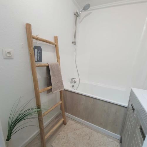 Apartamento Blue Sky La Grande Motte Studio -pool-5min Beach -queensizebed -wifi