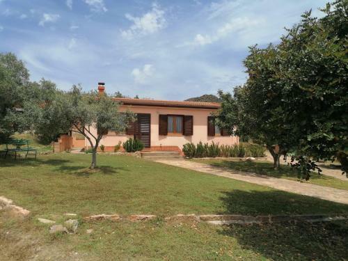 Charming 3-bed Cottage In Porto Corallo