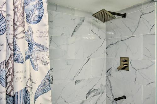 Apartamento Dreamy, Coastal Studio Paradise With Hot Tub!