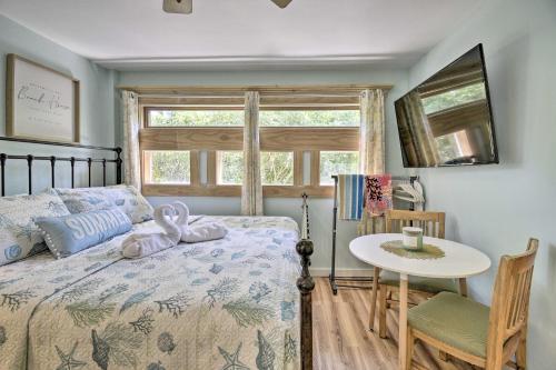 Apartamento Dreamy, Coastal Studio Paradise With Hot Tub!